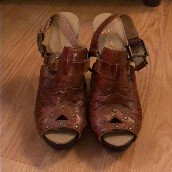 Jessica Simpson Heels - Picture 3 of 4